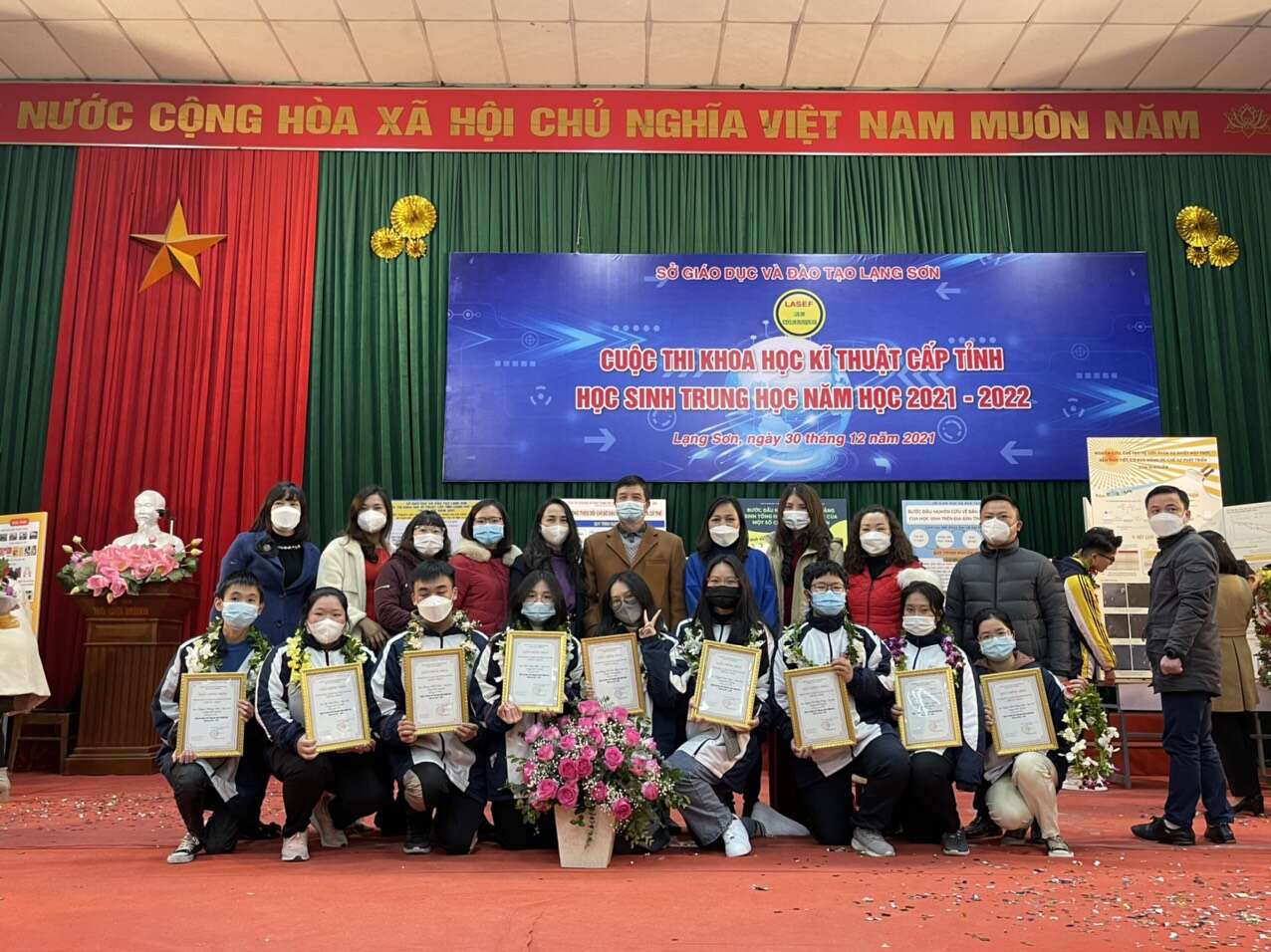 Doan_du_thi_KHKT_bc48c
