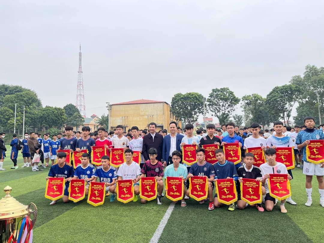 Giai_bong_da_nam__nam_hoc_2021-2022_9020d