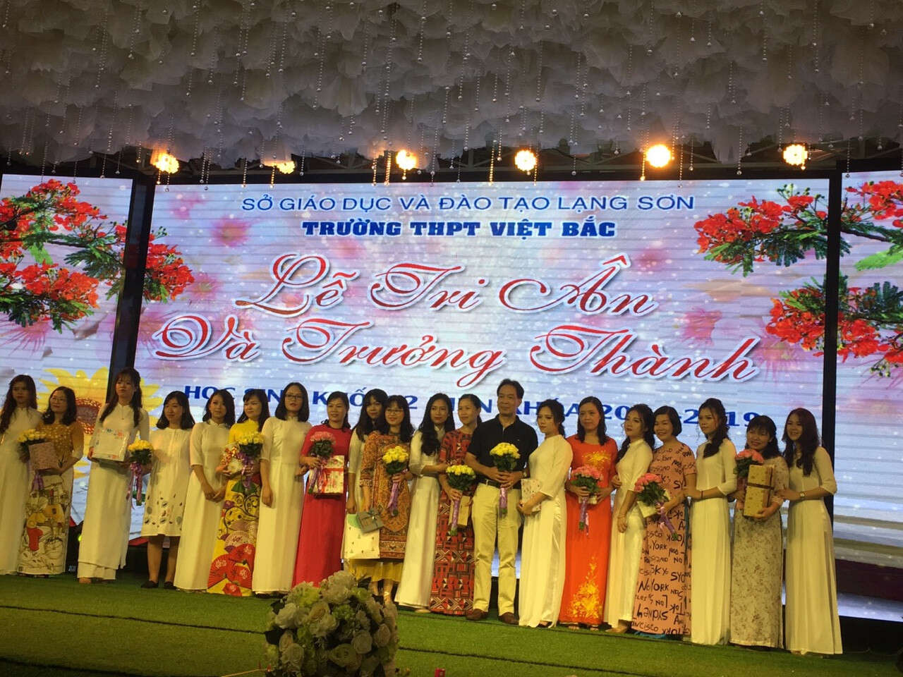 Le_tri_an_va_truong_thanh_nam_hoc_2018-2019_b23be