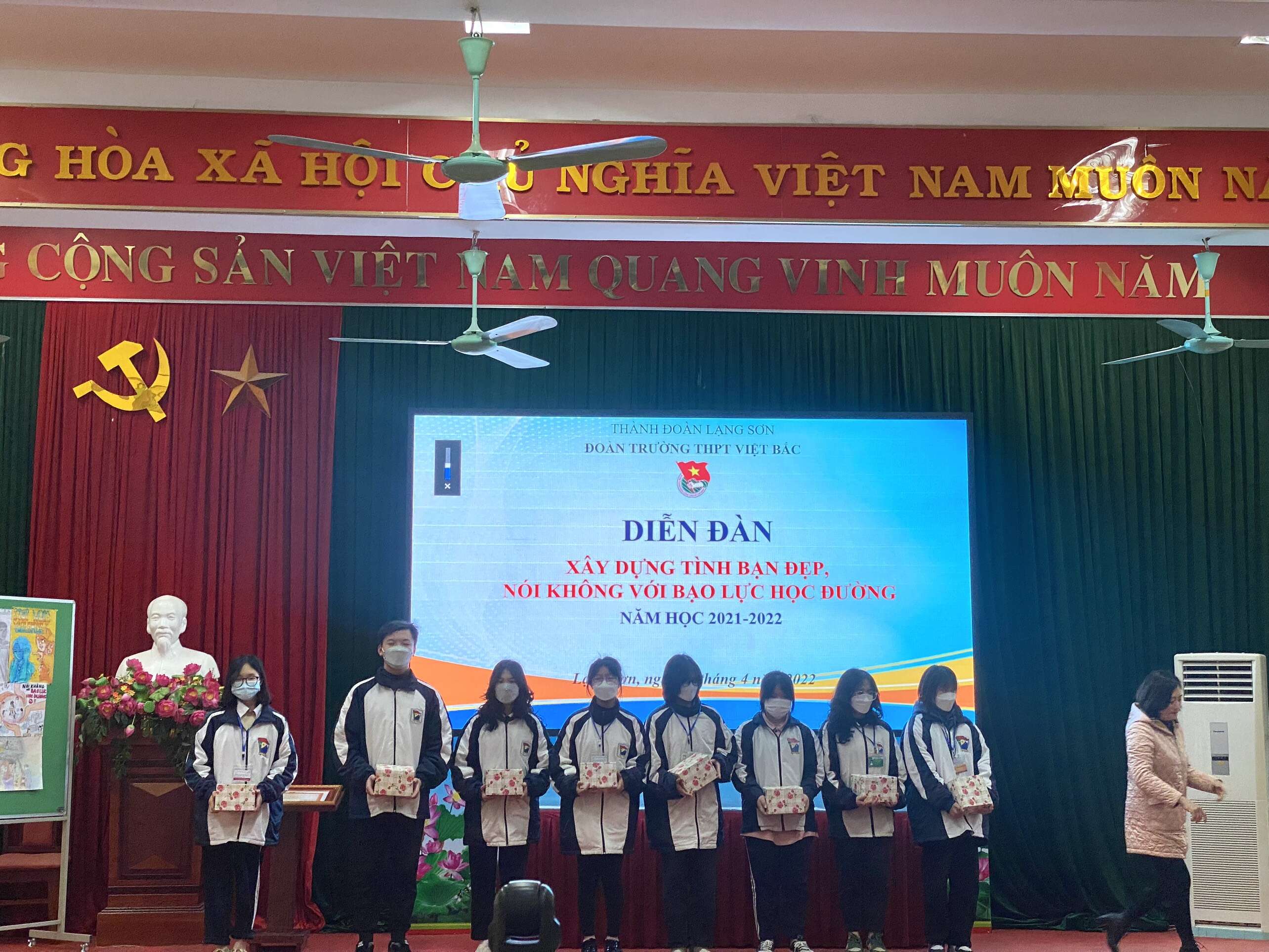 Dien_dan_noi_khong_voi_bao_luc_hoc_duong_72166