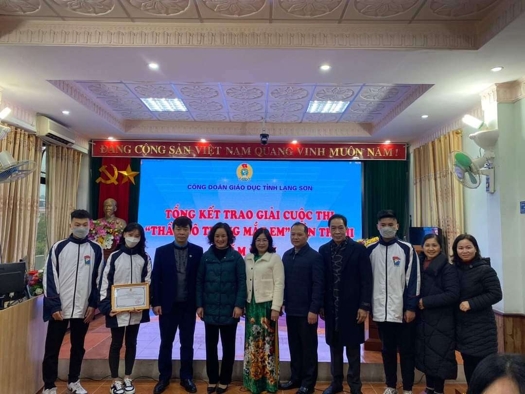 Le_trao_giai_Thay_co_trong_mat_em_2021_c8d00