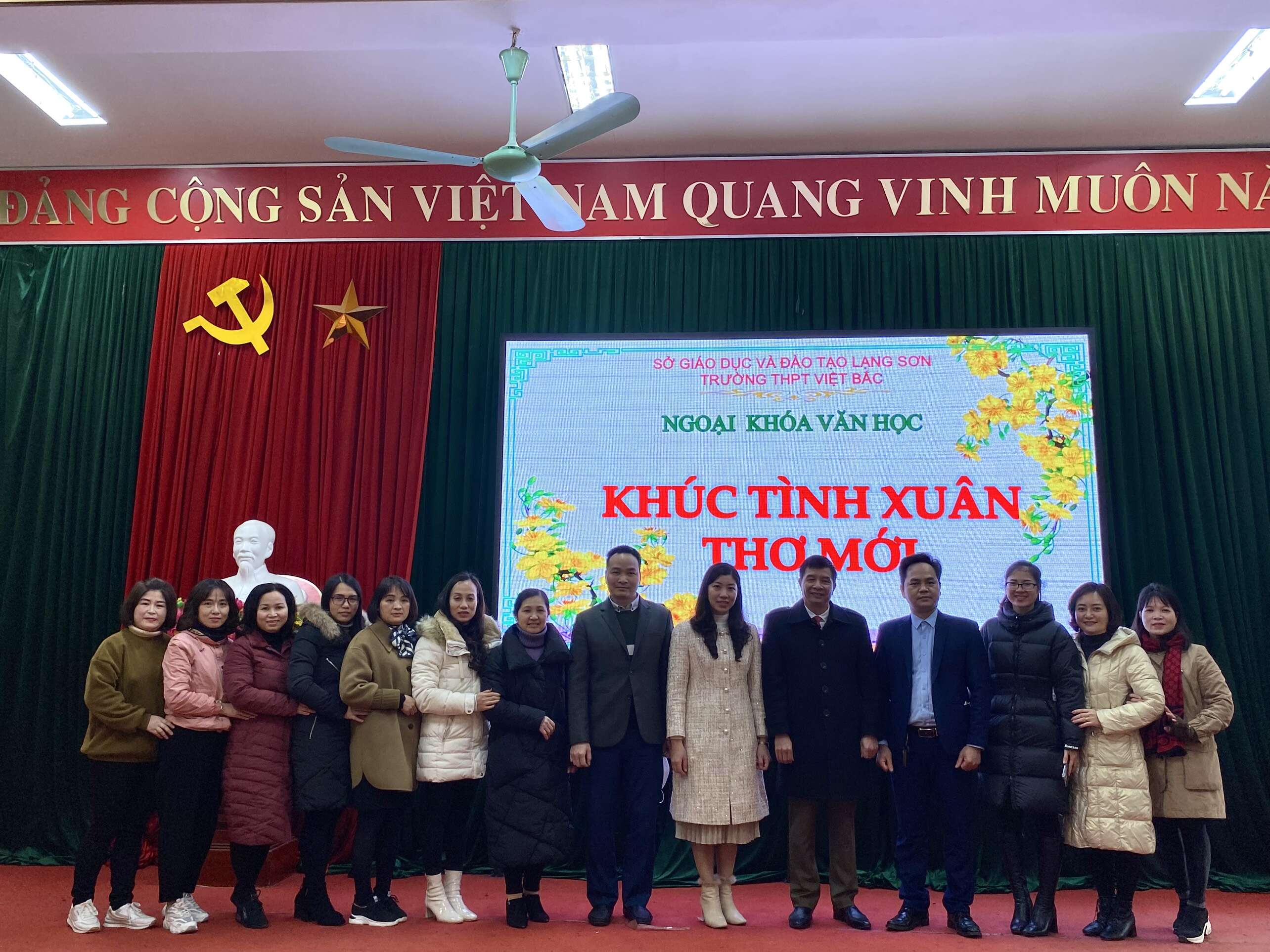 Ngoai_khoa_To_Ngu_van_a5447