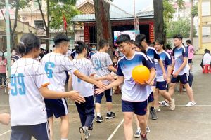 {Khai mạc giải bóng chuyền hơi trường THPT Việt Bắc năm học 2021 – 2022}