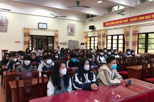 Trường THPT Việt Bắc tổ chức hội nghị đối thoại giữa BGH, Đoàn TN với học sinh