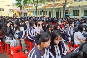 Chương trình ngoại khóa hướng nghiệp cho học sinh khối 12 Trường THPT Việt Bắc