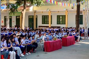 TRƯỜNG THPT VIỆT BẮC TỔ CHỨC BUỔI NGOẠI KHÓA TUYÊN TRUYỀN SỨC KHỎE SINH SẢN VỊ THÀNH NIÊN
