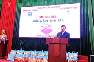 THÁNG 12 YÊU THƯƠNG: CHUỖI HOẠT ĐỘNG THIỆN NGUYỆN CỦA TRƯỜNG THPT VIỆT BẮC TẠI LẠNG SƠN