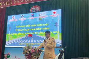 TRƯỜNG THPT VIỆT BẮC PHỐI HỢP PHÒNG CSGT TỔ CHỨC CHƯƠNG TRÌNH GIÁO DỤC PHÁP LUẬT VÀ KỸ NĂNG LÁI XE GẮN MÁY AN TOÀN CHO HỌC SINH